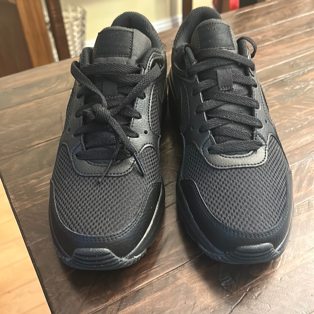 Brand new sneakers good deal